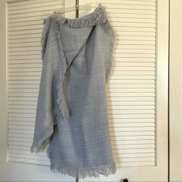 Terra Di Siena Tweed Scarf with Fringe Grey - Picture 5 of 12
